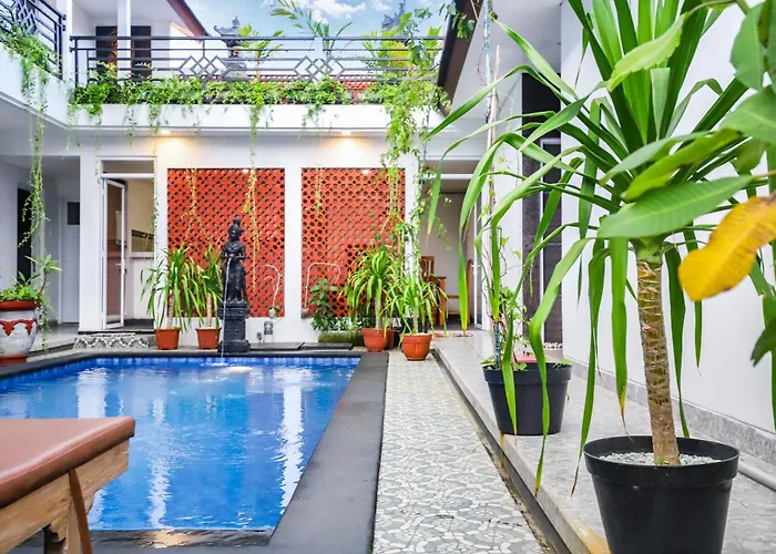 White Blue House 5 - Pvt Room, Shared Pool&kitchen 3* Ubud