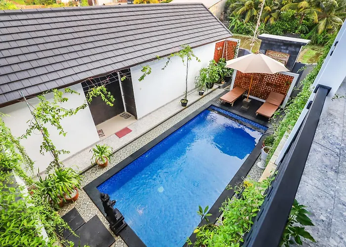 White Blue House 5 - Pvt Room, Shared Pool&kitchen 3* Ubud