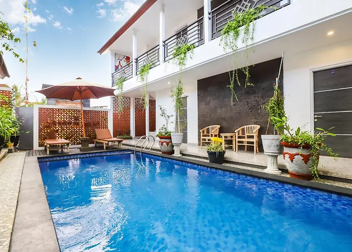 White Blue House 5 - Pvt Room, Shared Pool&kitchen Pensión 3*