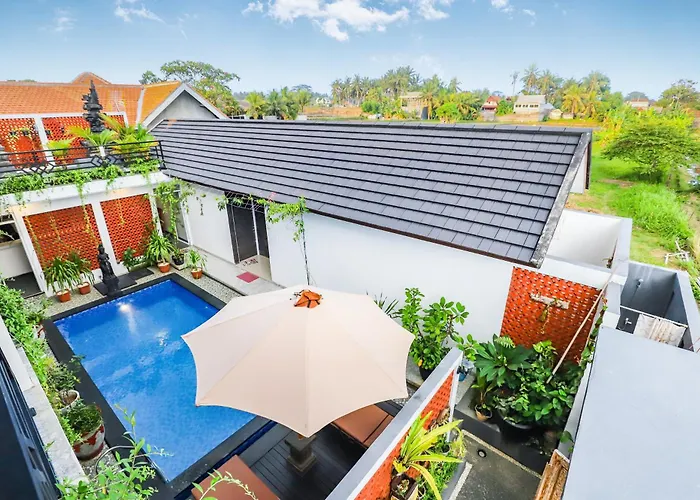 White Blue House 5 - Pvt Room, Shared Pool&kitchen Ubud