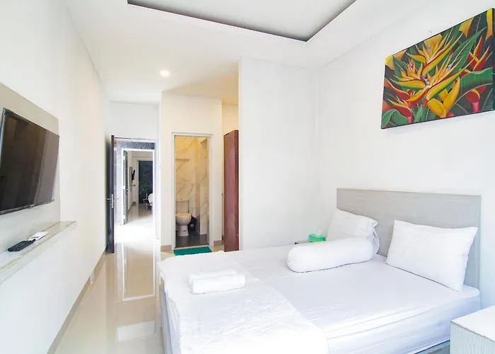 White Blue House 5 - Pvt Room, Shared Pool&kitchen 3* Ubud
