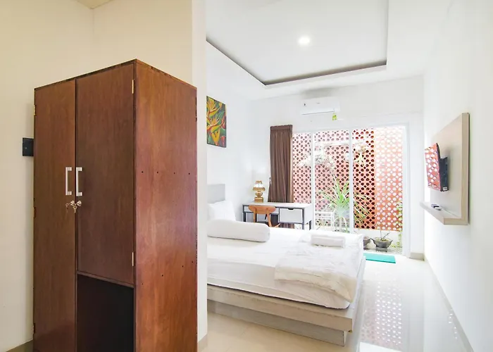 White Blue House 5 - Pvt Room, Shared Pool&kitchen Pensión