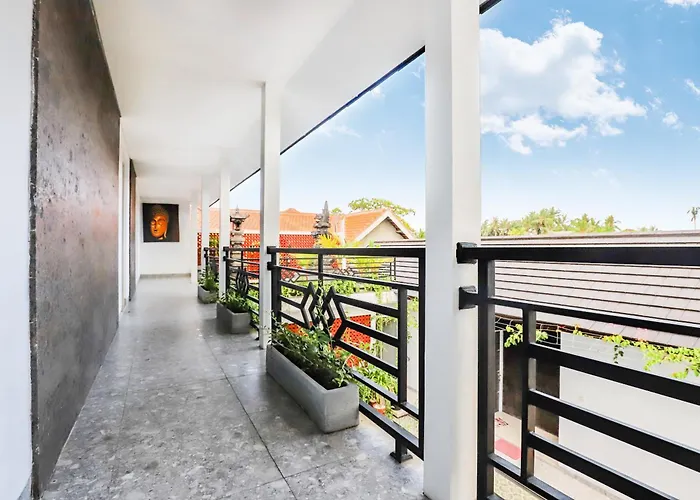 White Blue House 5 - Pvt Room, Shared Pool&kitchen