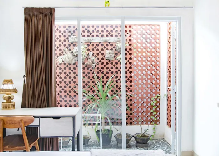White Blue House 5 - Pvt Room, Shared Pool&kitchen Pensión