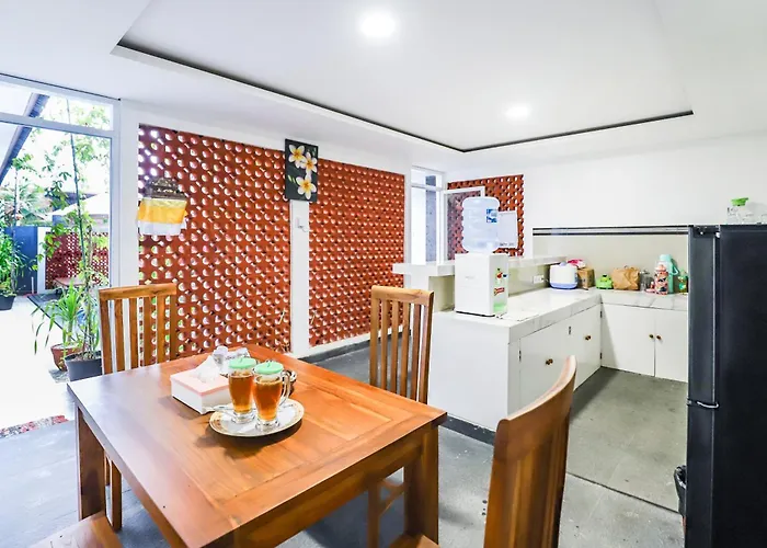 White Blue House 5 - Pvt Room, Shared Pool&kitchen Pensión 3*